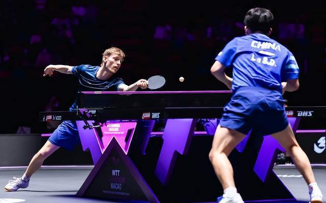 交手林德的, 两人在相持